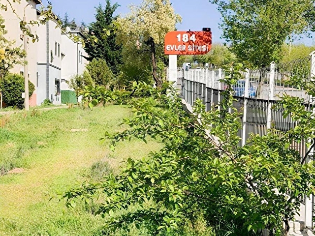 Uğur Mumcu 184 Evlerde Satılık 3+1 Müstakil Tripleks Villa