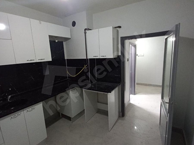 İSTİKLAL MAHALLESİNDE ŞAİR FUZULİ CADDESİ KÖŞE KİRALIK 3+1 DAİRE - Görsel 2