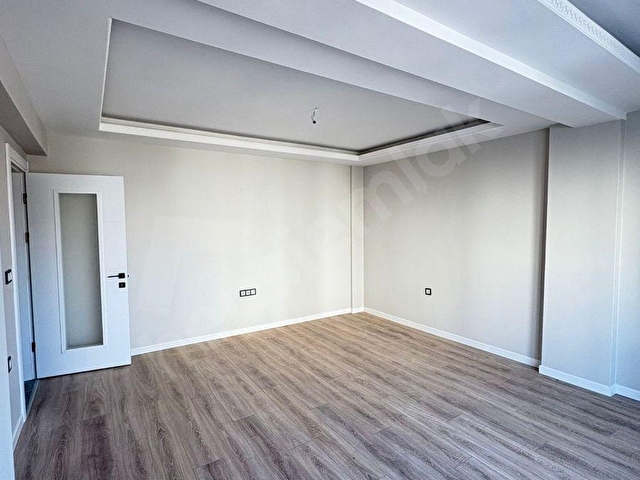 ÖZLEMDEN Merkezi Konumda Cadde Üzeri Ultra Kaliteli 2+1 Satılık Daire - Görsel 6
