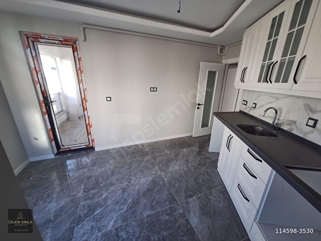 ÖZLEMDEN Merkezi Konumda Cadde Üzeri Ultra Kaliteli 2+1 Satılık Daire