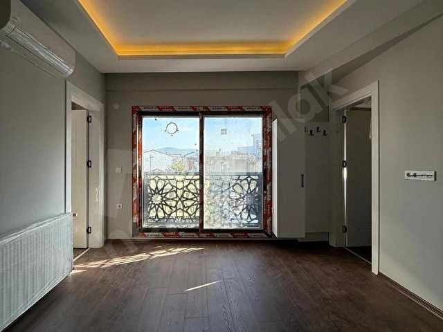 ÇARŞININ GÖBEĞİNDE A KALİTEDE TASARLANMIŞ ŞIK ÜST KAT 2+1 DAİRE - Görsel 14