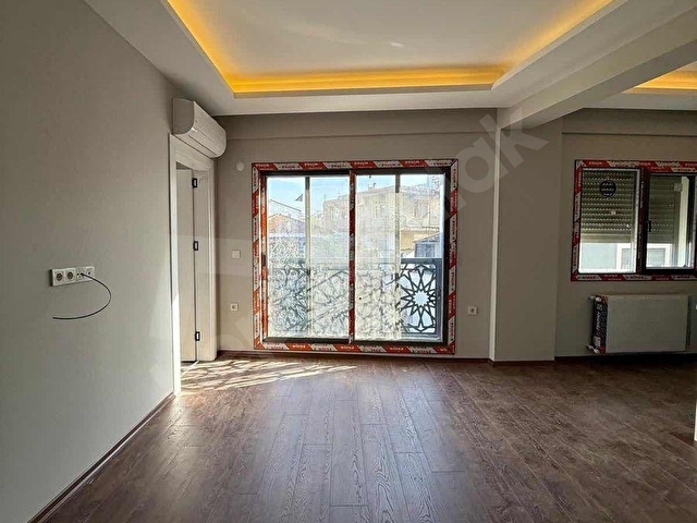 ÇARŞININ GÖBEĞİNDE A KALİTEDE TASARLANMIŞ ŞIK ÜST KAT 2+1 DAİRE - Görsel 3