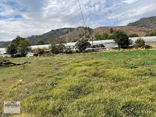 SERALARIN ORTASINDA,KÖYÜN DİBİNDE,4.726 M2 TOPRAĞI VERİMLİ ARAZİ - Görsel 20