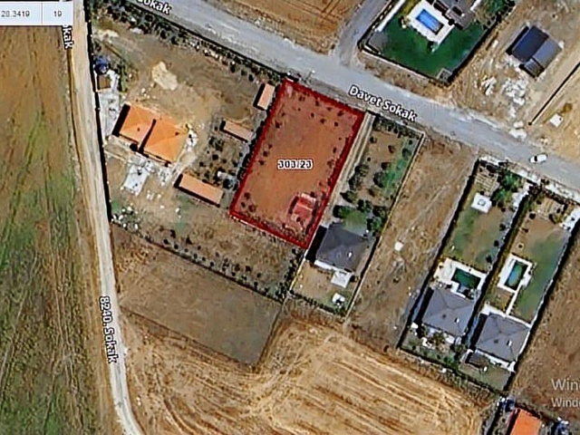 Silivri Kavaklı Hürriyet Mahallesi 1000 m2 Satılık Arsa.