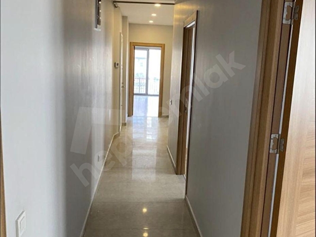 ERENKÖY BAĞDAT CADDESİNE 2 SOKAK MESAFEDE 90m² NET BALKONLU 3+1 - Görsel 6