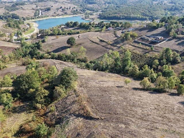 KANDIRADA ÇAPI DÜZGÜN 1.058 M2 GÖL MANZARALI YATIRIMLIK TARLA - Görsel 9