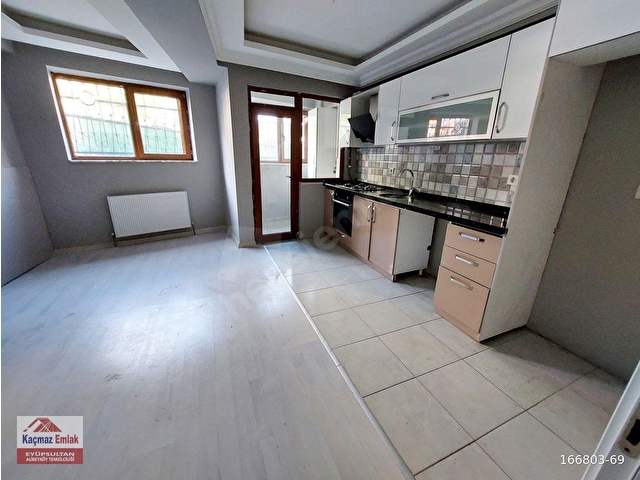 «KAÇMAZ» DAN EYÜPSULTAN MERKEZ MAHDA 2+1 85 m2 KOT 1 İSKANLI 3 YILLIK YENİ BİNADA SATILIK DAİRE - Görsel 3
