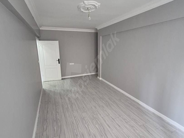 Çarşı içinde içi yenilenmiş 2+1 daire - Görsel 23