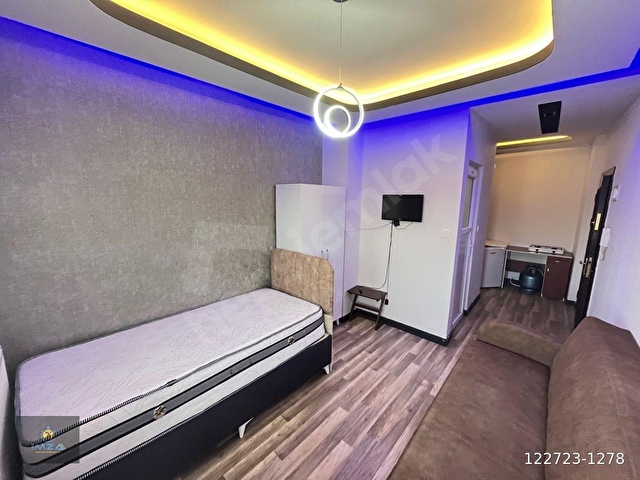 İMZA’DAN YEDİTEPE’DE MEMUR BİNASINDA EŞYALI 1+0 STÜDYO DAİRE