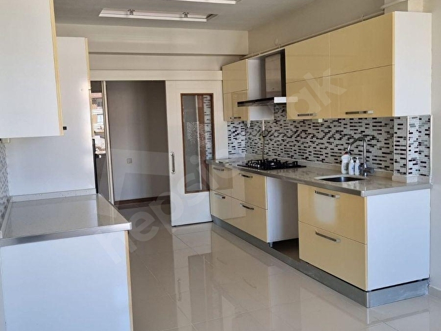 YEŞİLYURT ÇİLESİZ MAH NİKAH SARAYI YANINDA CAD ÜZERİNDE 9. ARA KAT 4+1  SATILIK DAİRE
