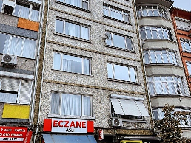 KURTULUŞ CADDESİ ÜZERİNDE, BAHÇELİ, MASRAFSIZ SATILIK DAİRE - Görsel 2