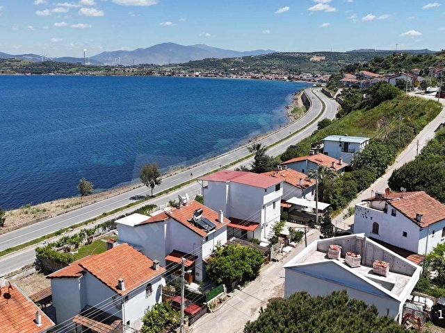Foçada Satılık Villa Denize Plaja 300 Mt Anayola 200 Mt - Görsel 12