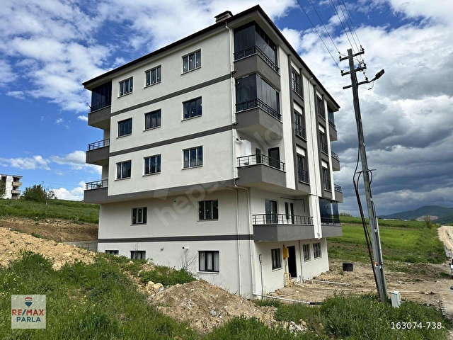 REMAX SONERDEN KAVAK BAHÇELİEVLER SIFIR GENİŞ SATILIK 2+1 DAİRE - Görsel 2