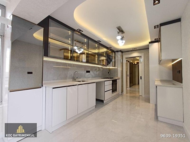 ATADA; 3+1+2 BANYO, ULTRA LÜX YAPILI, CAD.ÜSTÜ, ASANSÖR,A/K OTP - Görsel 2