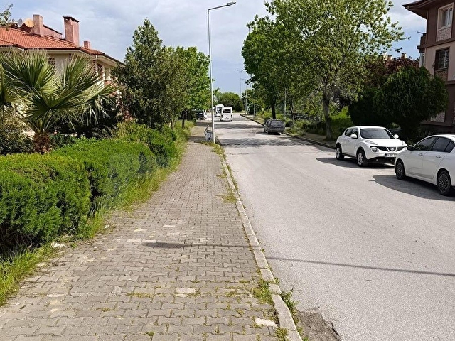 Likite Emlaktan Subaşında Manzaralı üst kat 3+1 - Görsel 3