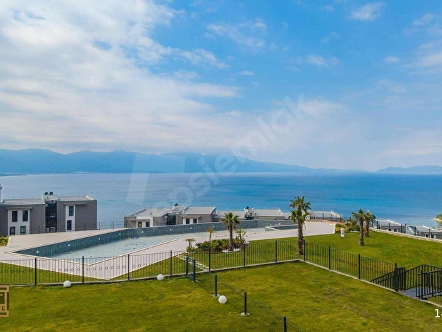 Kuşadası nda Deniz Ve Havuz Manzaralı Satılık Lüks 3+1 Daire