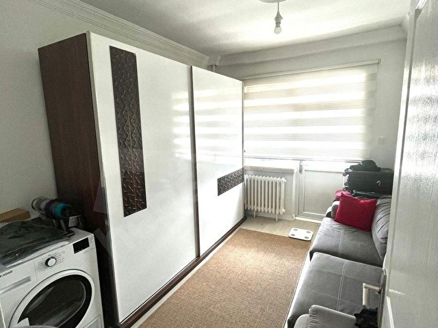 ÖZCAN EMLAK FARKIYLA FULL YAPILI KİLERLİ EN ÜST KAT 3+1 DAİRE - Görsel 16