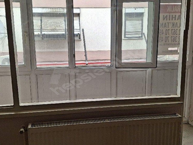 ŞAHİN EMLAKTAN ALTIEYLÜL ÇARŞI MERKEZDE KİRALIK 2+1 ARAKAT DAİRE - Görsel 16