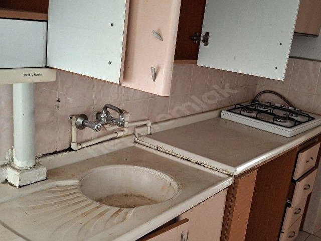 ŞAHİN EMLAKTAN ALTIEYLÜL ÇARŞI MERKEZDE KİRALIK 2+1 ARAKAT DAİRE - Görsel 23