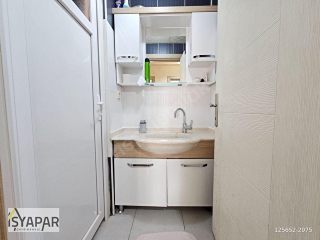 ABDÜLHAMİD HAN CADDESİNE YAKIN GENİŞ CEPHESİ AÇIK 3+1 DAİRE - Görsel 9