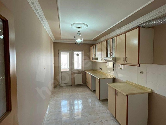 MÜKEMMEL LOKASYONDA 3+1 KİRALIK TEMİZ DAİRE - Görsel 11