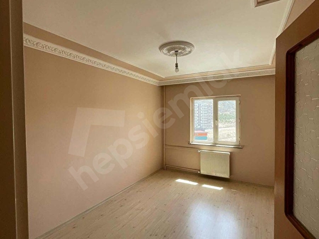 MÜKEMMEL LOKASYONDA 3+1 KİRALIK TEMİZ DAİRE - Görsel 8