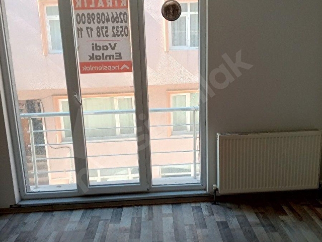 KİRALIK 1+1 ARAKAT 3 YILLIK BİNA - Görsel 3