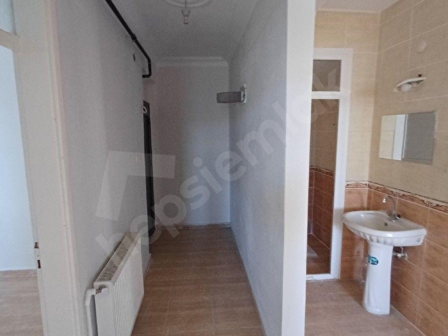AKASYA MAHALLESİNDE SATILIK YÜKSEK GİRİŞ DAİRE - Görsel 11