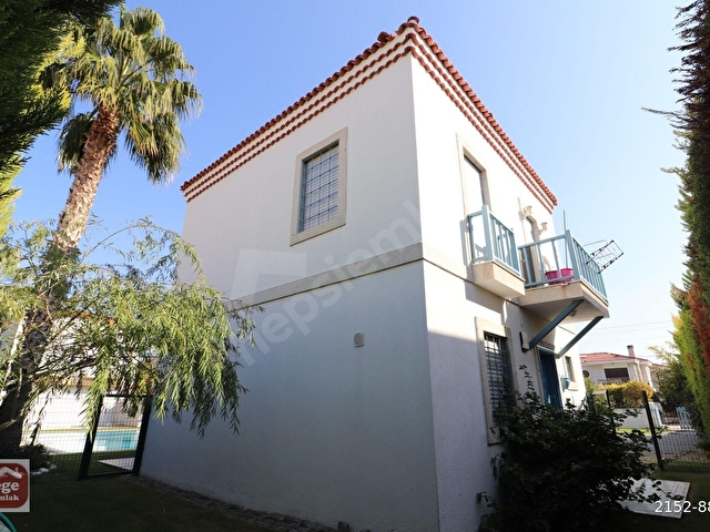 Alaçatı Göbene Mevkiinde Havuzlu Butik Sitede Dubleks Villa - Görsel 8