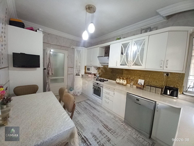 ^^KARATAŞTA MUAZZAM KONUMA SAHİP BAKIMLI 3+1 MARJİNAL DAİRE^^