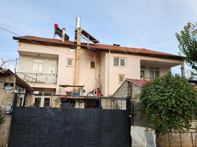 ISPARTA MERKEZ İSLAMKÖYDE SATILIK 2.KATLI BAĞIMSIZ BÖLÜMLÜ KÖŞE PARSEL MÜSTAKİL EV