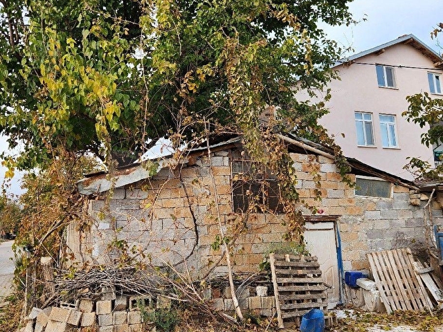 ISPARTA MERKEZ İSLAMKÖYDE SATILIK 2.KATLI BAĞIMSIZ BÖLÜMLÜ KÖŞE PARSEL MÜSTAKİL EV - Görsel 4