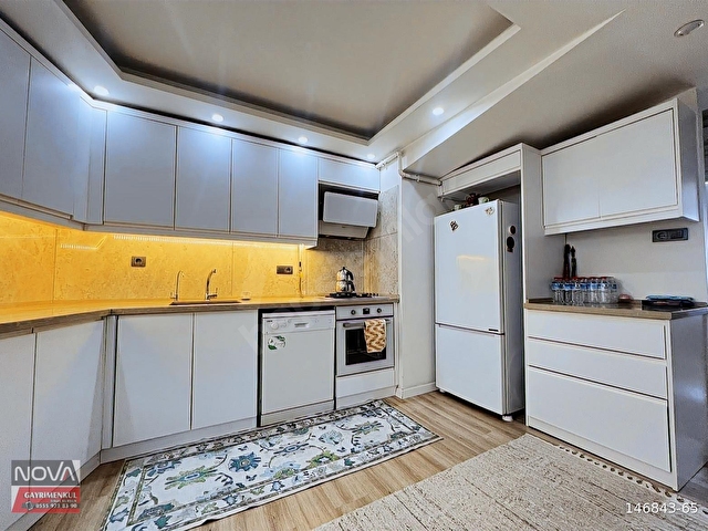 MANİSA CUMHURİYET MAH. 3+1 A.MUTFAKLI SATILIK FIRSAT DAİRE