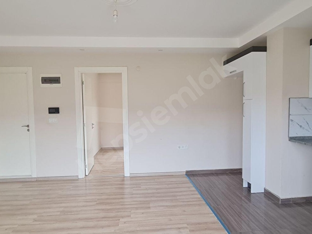 YENİFOÇA NAREZENDE 3.KAT MERKEZE YAKIN KİRALIK 1+1 DAİRE - Görsel 6