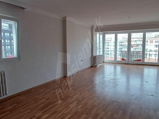Alsancak plevne bulvarında kiralık işyeri olmaya da uygun daire - Görsel 2