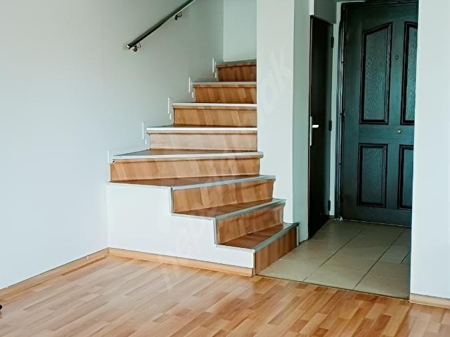 Alsancak plevne bulvarında kiralık işyeri olmaya da uygun daire - Görsel 4