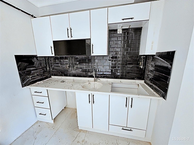 UYGUN EMLAKTAN SATILIK ARA KAT ÖN CEPHE CADDE ÜZERİ 2+1 DAİRE - Görsel 5