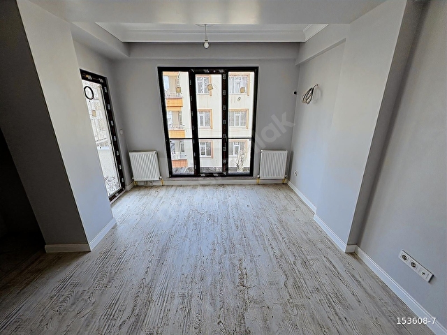 UYGUN EMLAKTAN SATILIK ARA KAT ÖN CEPHE CADDE ÜZERİ 2+1 DAİRE - Görsel 2