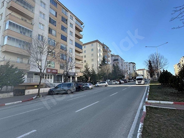 Uşak,Kemalözmah.İbrahim Tahtakılıç Cad.satılık 3+1 165m2 - Görsel 3
