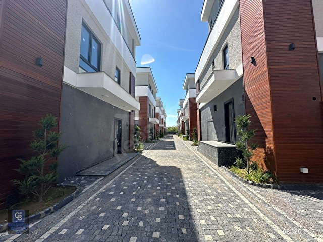 Müstakil Bahçe Isıtmalı Veranda 4+1 tripleks Lüks Yaşama başla - Görsel 15