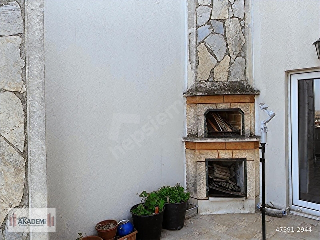 EMLAKLAR BÖLGESİNDE SATILIK 5+1 ÖZEL TASARIM TRİBLEKS DAİRE - Görsel 19