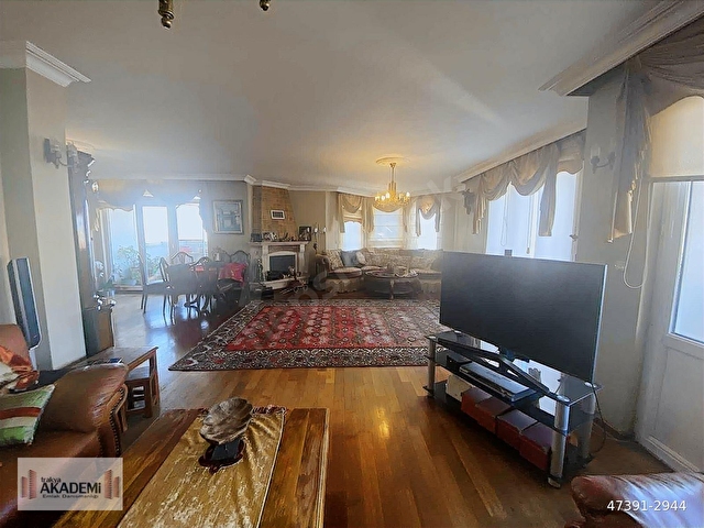 EMLAKLAR BÖLGESİNDE SATILIK 5+1 ÖZEL TASARIM TRİBLEKS DAİRE - Görsel 4