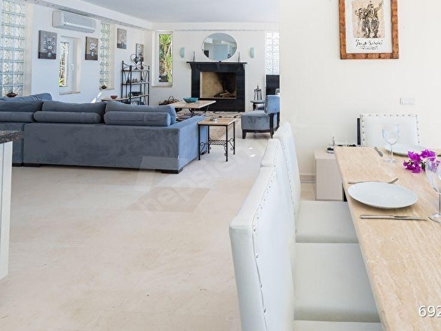 Kalkanda Denize 60 Metre Uzaklıkla Eşsiz Bir Villa - Görsel 18