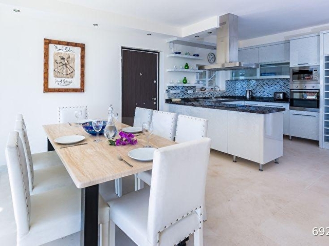 Kalkanda Denize 60 Metre Uzaklıkla Eşsiz Bir Villa - Görsel 16