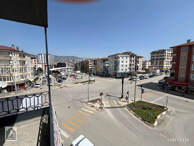 KİRALIK ESKİ NİKSAR YOLU KAVŞAĞINDA 3 ODALI OFİS - Görsel 28