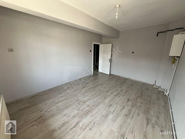 KİRALIK ESKİ NİKSAR YOLU KAVŞAĞINDA 3 ODALI OFİS - Görsel 14