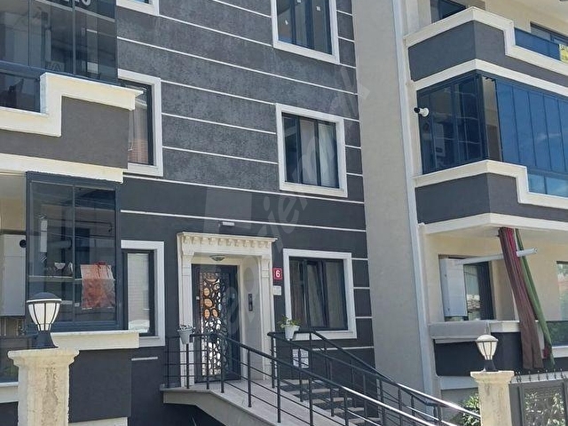 Turyapdan Çiftlikköy,Mehmet Akifde 3+1 ara kat geniş daire