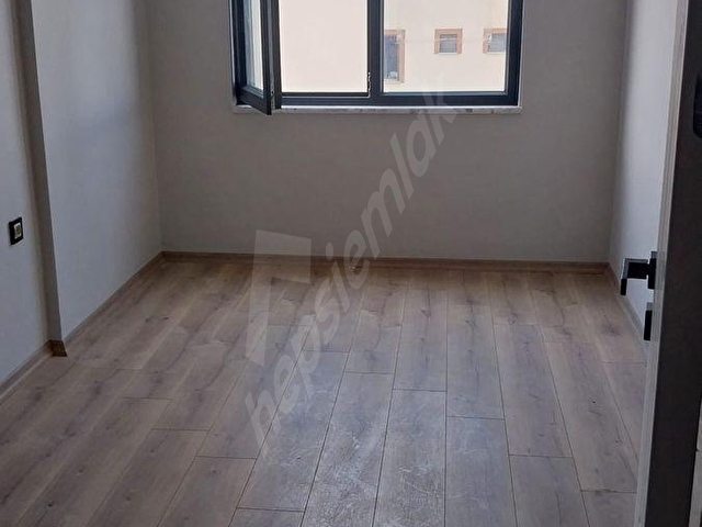 Turyapdan Çiftlikköy,Mehmet Akifde 3+1 ara kat geniş daire - Görsel 11