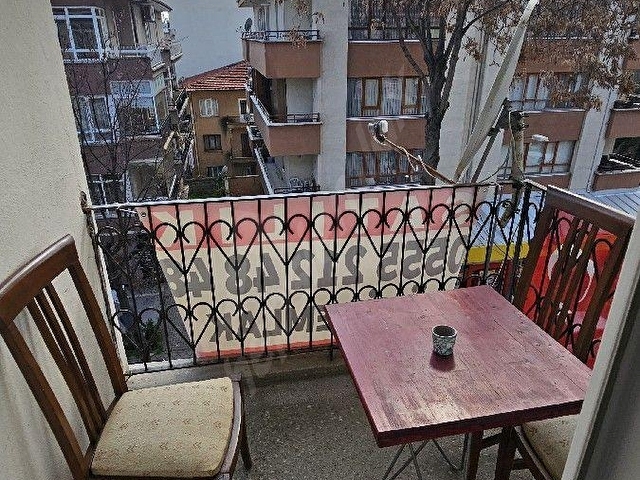 aydinlikevlerin girinde otobus duragi onunde 3 kat bagimsiz salon 120 m2 satilik daire - Görsel 16