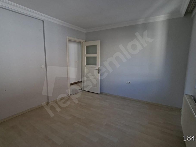 İzban Yakını Çift Banyolu 2+1 Kiralık Daire - Görsel 16
